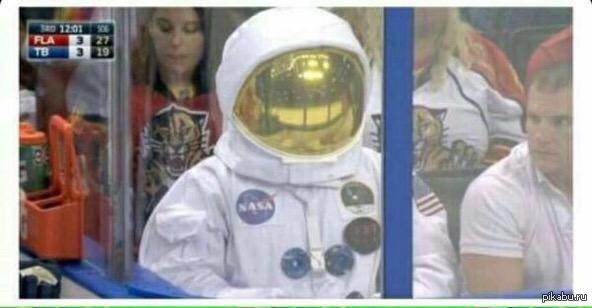 When hockey is at 7, and by 10 you have to be at work in space. - Hockey, Космонавты, Being late, Space, Sport, Spacesuit