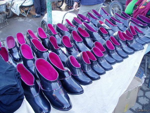 Не думай об обувке свысока... Уик энд придет и все поймешь... Наверное.