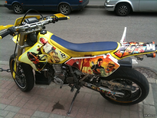 Фанатский мото-креатив! Настроение немного повышает)