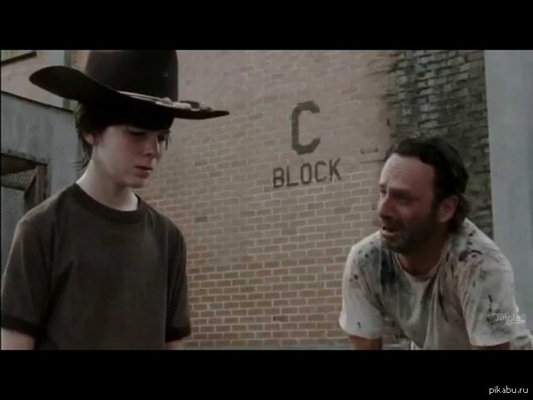 06/07 Вертолет кружил над городом без опознавательных знаков с прожектором и пугал людей.