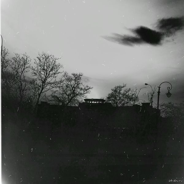 обложка для книги или статьи о шуваловском корпусе мгу, " как страдали философы", лого для альбома пост-рок группы