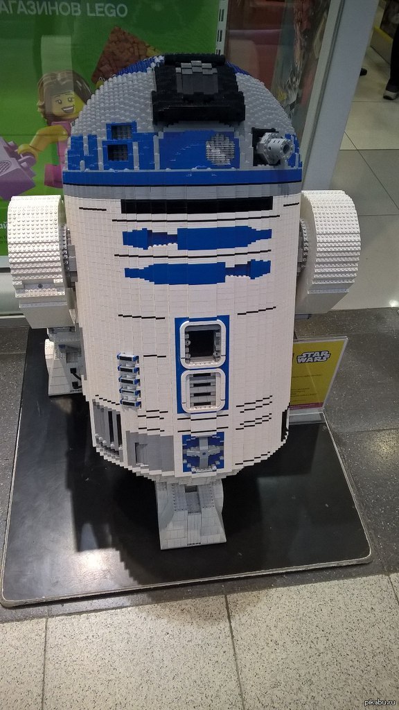   R2-D2   )