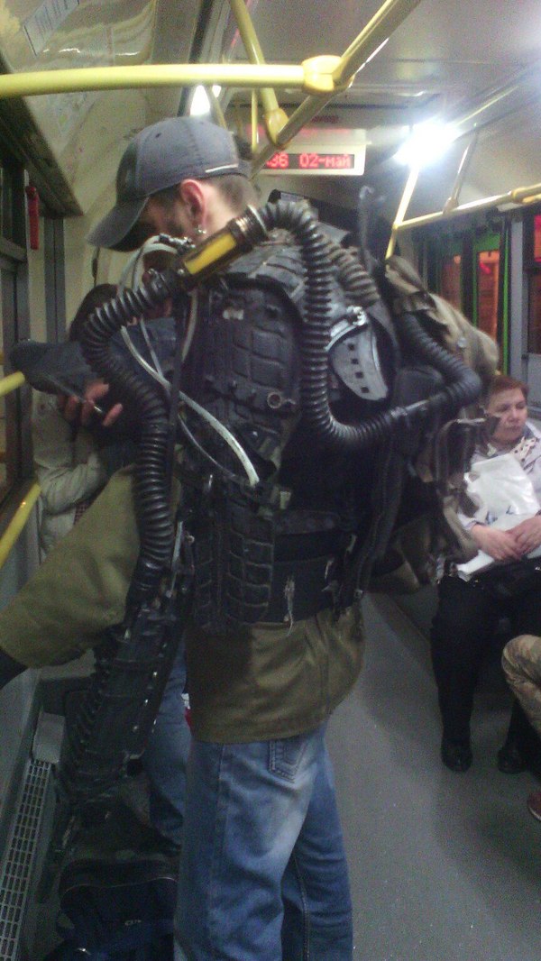 Vacuum cleaner man - Unknown crap, Public transport