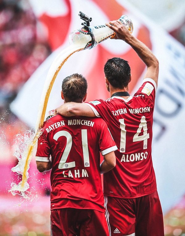 How 2 legends said goodbye to football - Football, , , Bavaria, Munich, Sport, Beer, Germany