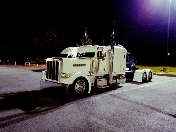 Peterbilt 389 - My, Truckers, Peterbilt, The photo, Night