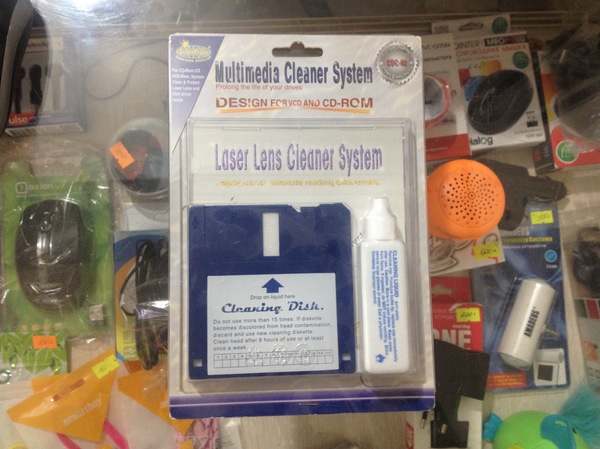 Очиститель лазерных линз