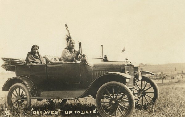 Indians ride a car, Oklahoma, 1920s - Indians, Oklahoma, The photo, 1920