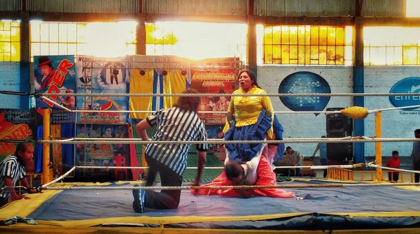 Traditional wrestling Cholitas. - My, Wrestling, Boxing, Travels, The photo, Theatre, Fashion, Sport, Bolivia, Video, Longpost