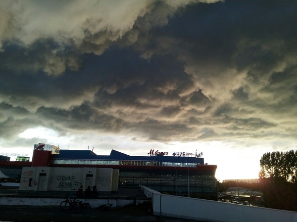 Yesterday in Tolyatti))) it was more beautiful live) - My, Weather, Tolyatti, Longpost