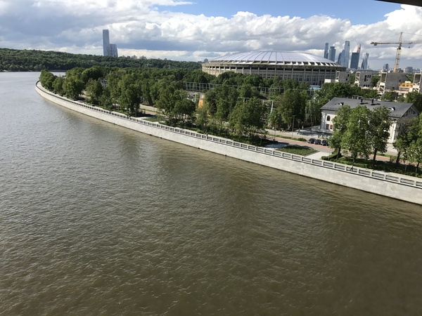 View from the bridge at the station M Sparrow Hills) - My, Town, Moscow, Landscape, View from above, Moscow City, Luzhniki