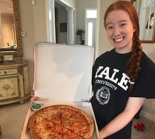 An American woman entered Yale University by writing an essay about her love of pizza - Pizza, Love, Exam