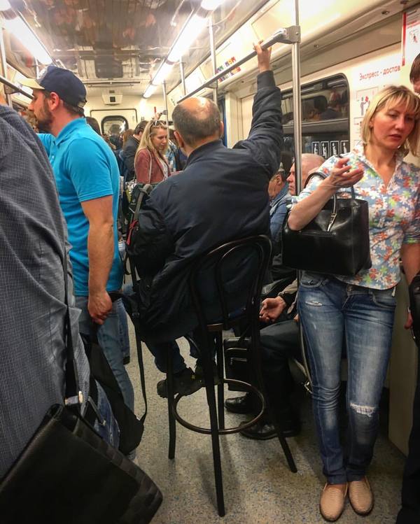 On the subway with your chair! Yes, this guy is a genius! - My, Chair, Metro, Moscow Metro