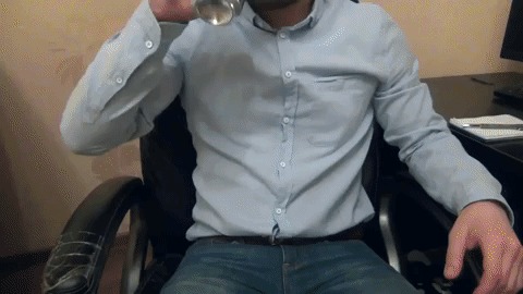 Когда твой друг мажор, а ты простолюдин.