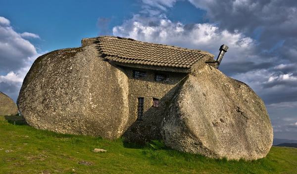 Casa do Penedo stone house. - Architecture, House, Portugal, sights, Zanamiclub, Longpost