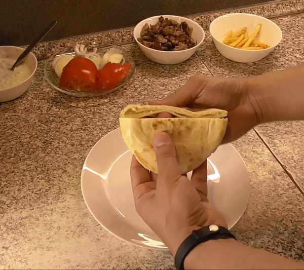 Гирос, греческая шаурма. Быстро, вкусно, божественно! Еда, Рецепт, Шаурма, Готовим дома, Кулинария, Специи, Видео, Длиннопост