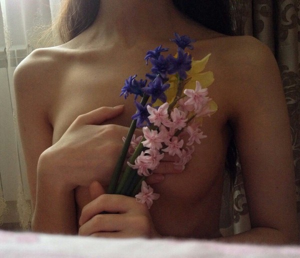 Homemade 18+ - Beautiful girl, Flowers, NSFW, Breast