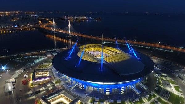 На матче-открытии Кубка Конфедерации в подтрибуннных помещениях опять текло с потолка...