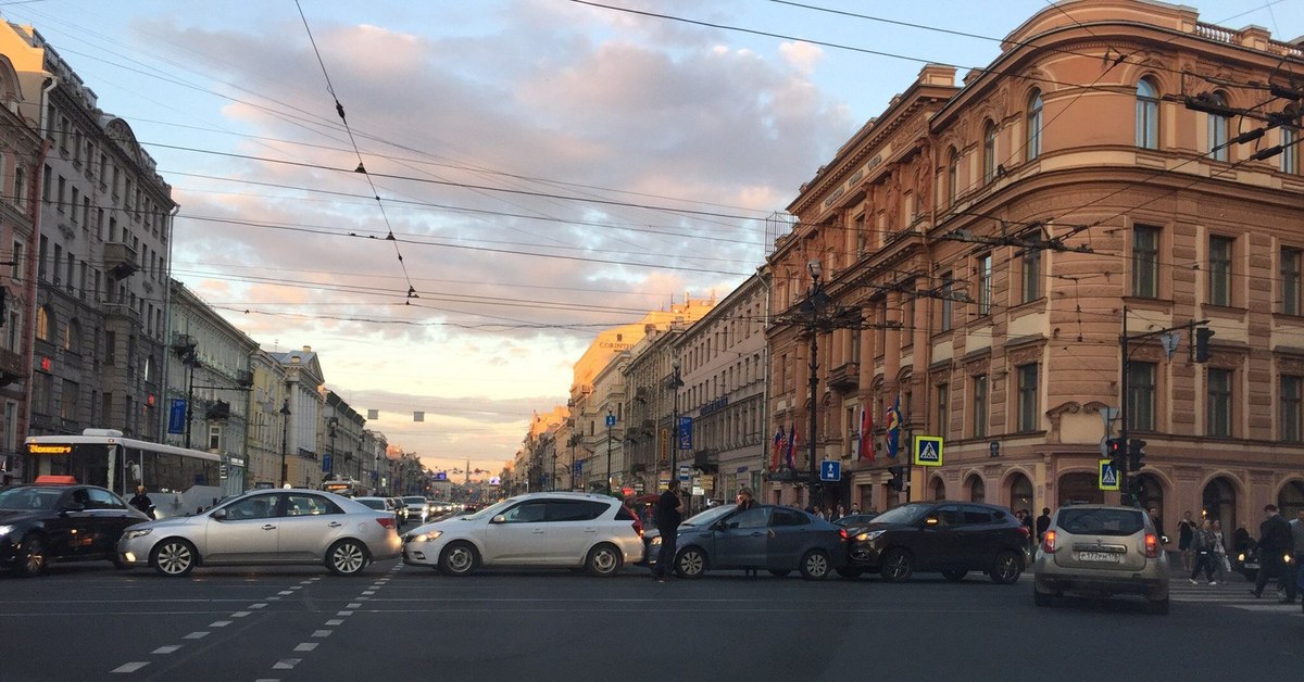 Спб литейный 25. Угол Маяковского и Невского проспекта. Фото центра Питера сейчас.