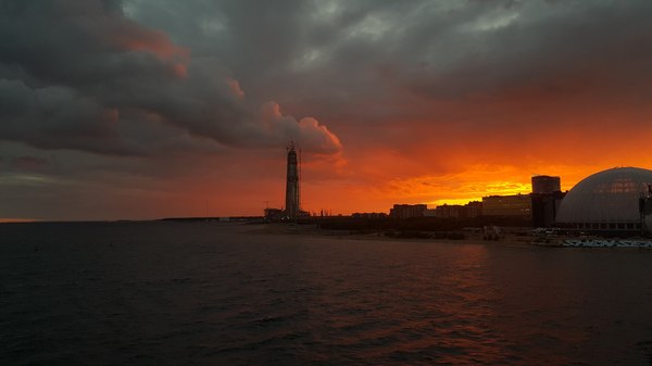 Sunset in St. Petersburg - My, Saint Petersburg, Sunset, Lakhta Center, Sky, Skyscraper, Clouds, The photo