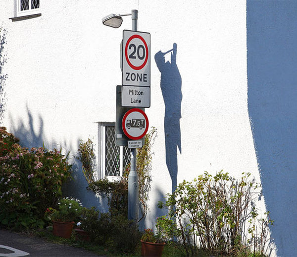 The shadow of this sign looks like a hanged man - Road sign, Shadow, Play of light, 9GAG