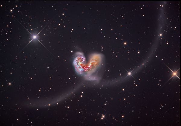    NGC 4038  NGC 4039