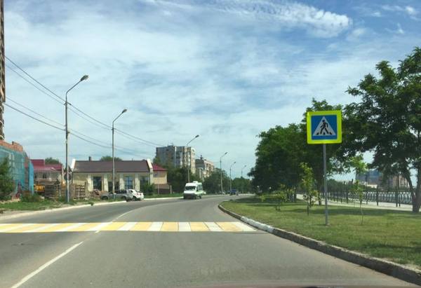 Pedestrian crossing to nowhere - Astrakhan, Crosswalk, 