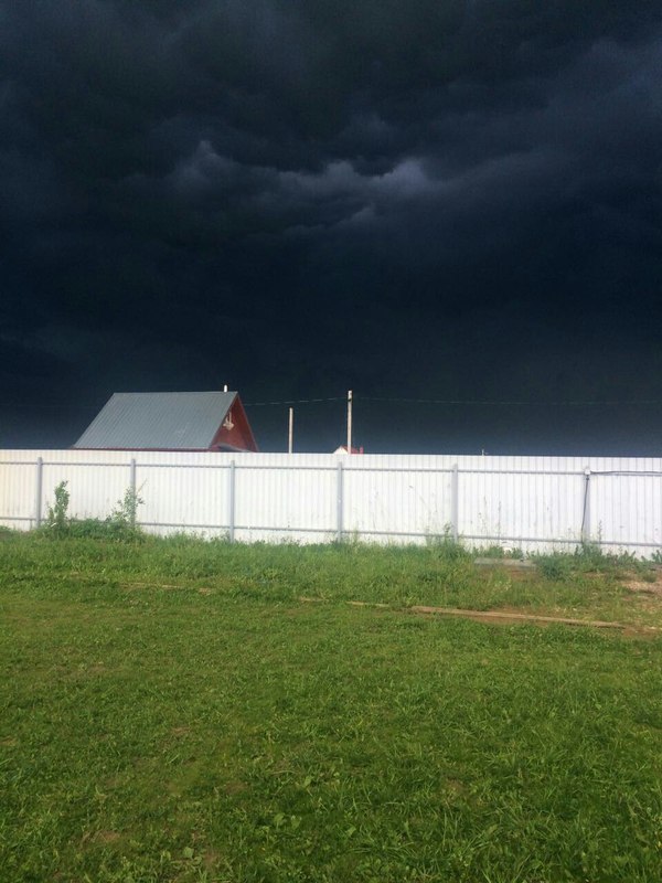 Friends sent a photo Beautiful apocalypse in the country)) - Dacha, Hurricane, Shower, Thunderstorm, Apocalypse, Moscow