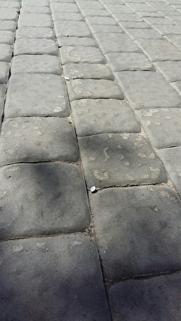 1.5 million nails were allocated for laying paving stones - Road, Road repair, Nanotechnology