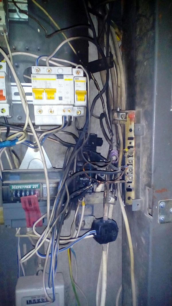 Electrician's Notes. - My, Housing and communal services, Электрик, Crash, Overload, Bad contact, Power engineering, Longpost