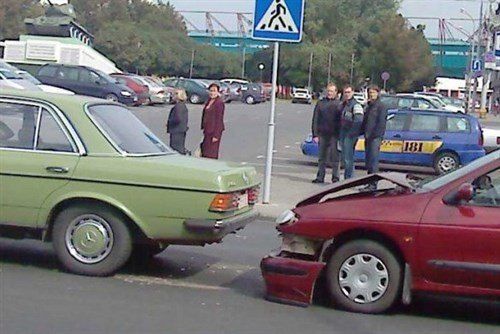 Crash test of the past and future. - The photo, Auto, Mercedes, Renault, Crash test, Technics, Interesting, Gomel