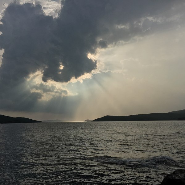 Rays of the sun after a thunderstorm - Sea, My, The sun, Vladivostok, Thunderstorm