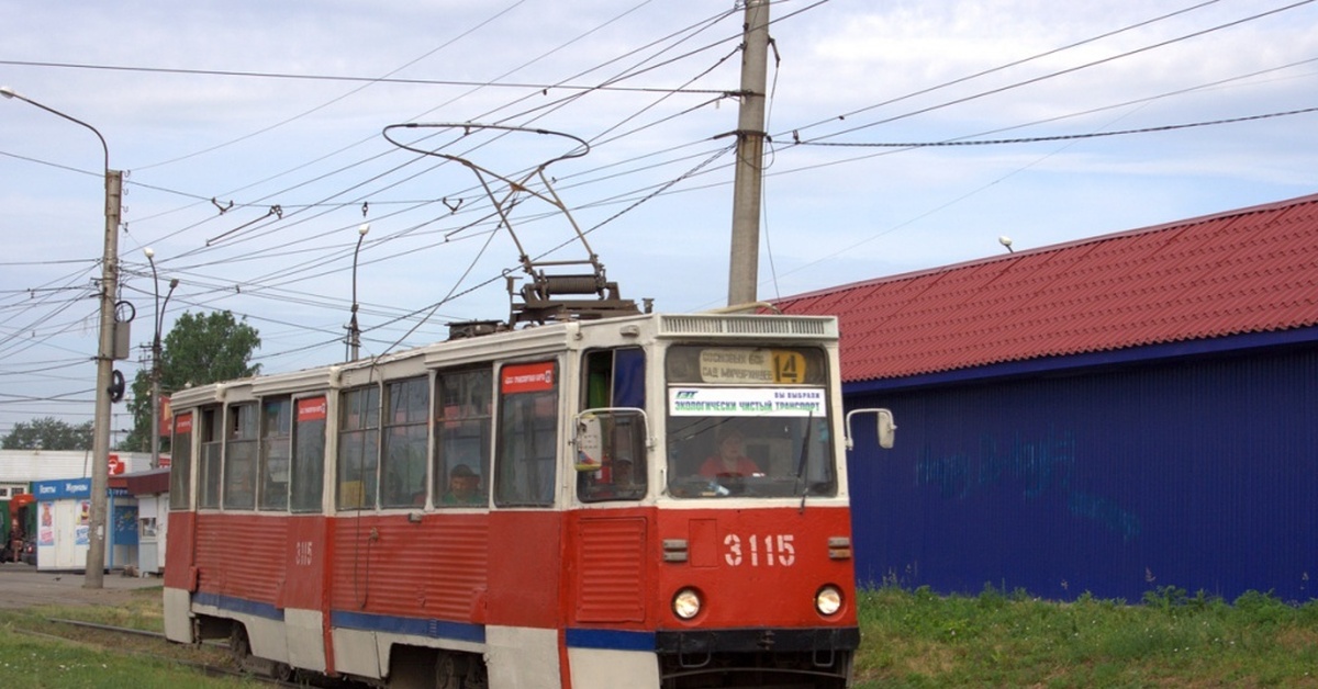 Покажи движение трамваев. 71 605 В Новосибирске. 71-605эп. 71-605 Кабина. Заброшенные трамваи 71 605.