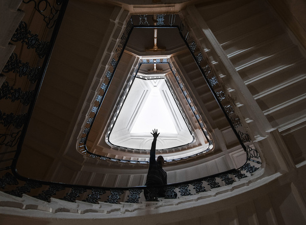 Magnificent front stairs of St. Petersburg - My, Saint Petersburg, Entrance, Caracole, Stairs, Longpost