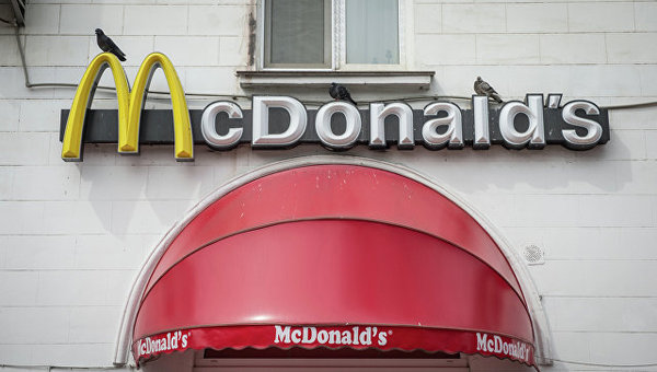 Muscovite sued McDonald's for 300 thousand rubles for broken teeth - Claim, news, McDonald's