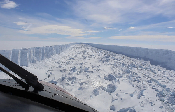 Russian scientists consider the sensation with a breakaway iceberg a soap bubble - Iceberg, Melting glaciers, Global warming, Antarctica