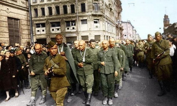 Позорный марш. Как солдат армий группы "Центр" провели по Москве