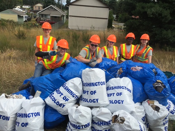 Как американская молодежь деньги за мусор получает