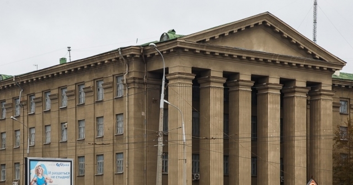 Волгоградский технологический. Колледж на площади Ленина Волгоград. Волгоградский технический колледж проспект Ленина 38. Волгоградский Технологический колледж проспект Ленина. Здание Волгоградский технический колледж Волгоград.