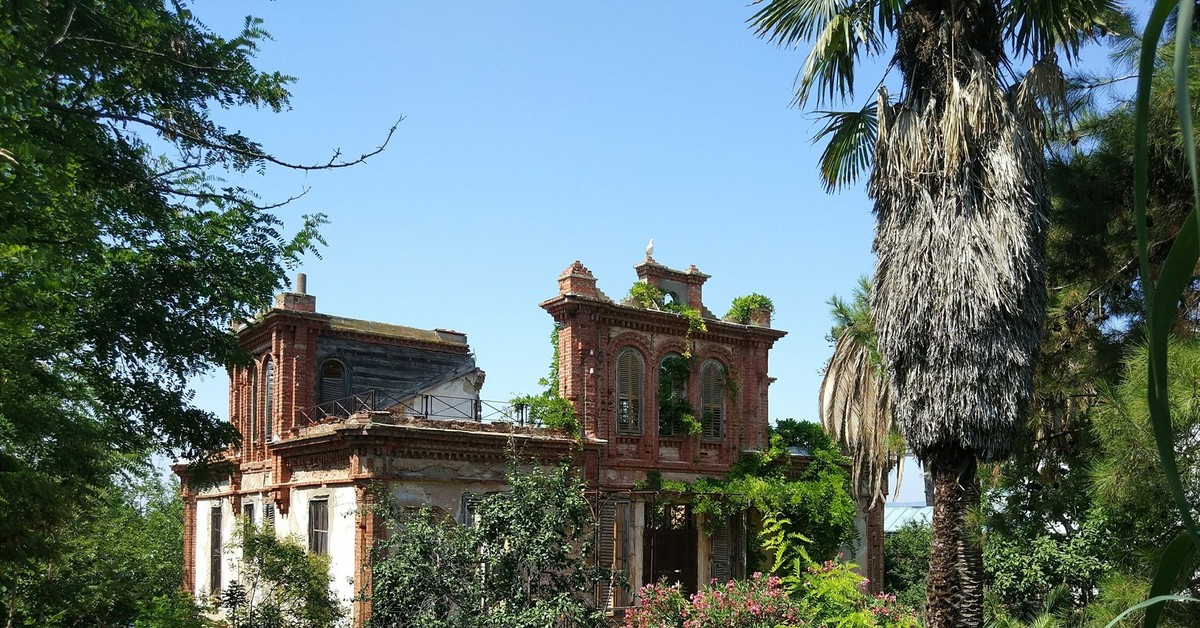 Принцевы острова детский дом. Дом льва троцкого остров бююкада. Дом льва троцкого остров бююкада. Бююкада принцевы. Дом троцкого принцевы острова.