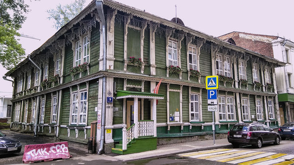 Wow what houses are still left in the center of Moscow! - Moscow, House, Old man, Wooden house, Cao, Architecture