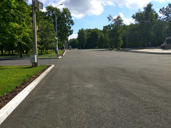 New asphalt on Poklonnaya Hill. Rollers have no place here. - My, Poklonnaya Gora, Victory park, Rollers, Asphalt, Sadness, Longpost