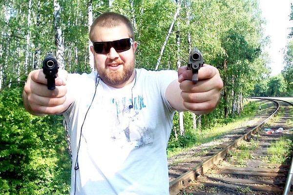 «Саша никогда не служил в армии». Кто ударил журналиста НТВ в день ВДВ. ВДВ, НТВ, ЦСКА, Видео, Длиннопост