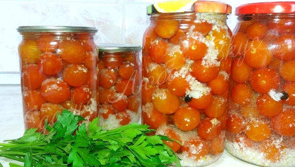 Tomatoes in the snow for the winter. Surprisingly simple and delicious! - My, Tomatoes, Pickling, Blanks, , Food, , Recipe, Video