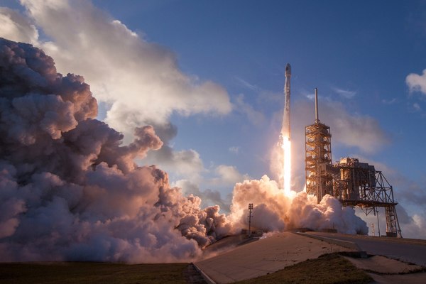       Lockheed, Boeing, SpaceX, Atlas5, Ula, 