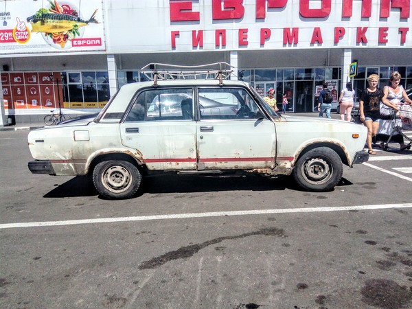 Один вопрос - зачем секретки на колесах?