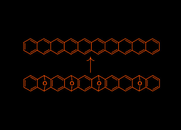 Сверхострая игла помогла химикам собрать самую длинную молекулу-гусеницу