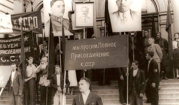 Latvia. Please. We demand. 1939 - Latvia, the USSR, Historical photo