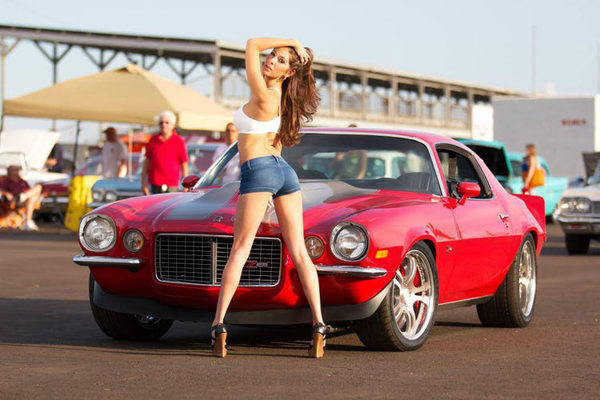 Camaro Z28 - Chevrolet camaro, Auto, Car, Muscle car, Girls, Beautiful girl, Booty