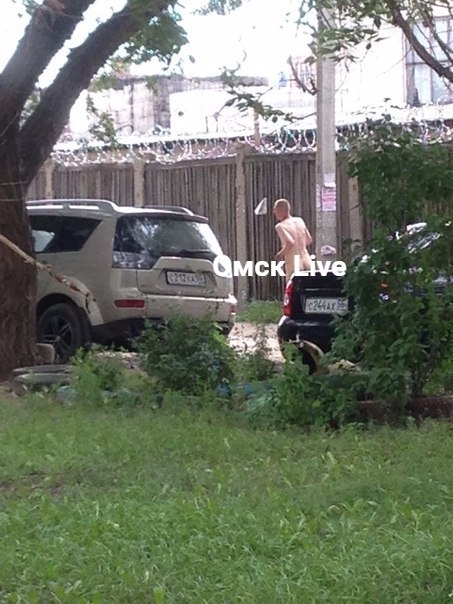 Yesterday on one of the streets of Omsk - NSFW, Omsk, Russia, Alexey Panin, Naked guy, Longpost