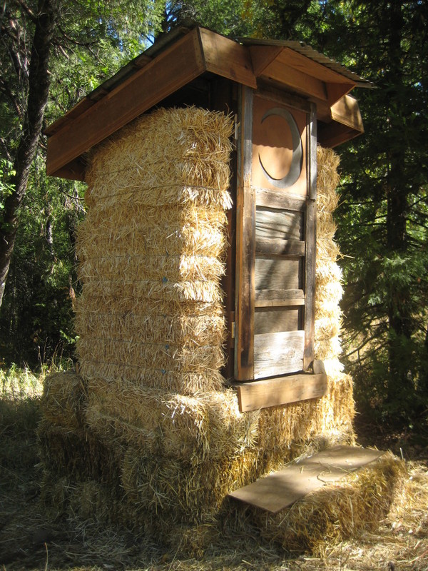 I think now I've seen it all... Straw toilet - Toilet, Dry closet, Straw